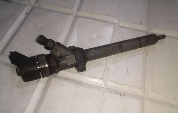 Peugeot 607 Fuel injector 0445110036 9637277980