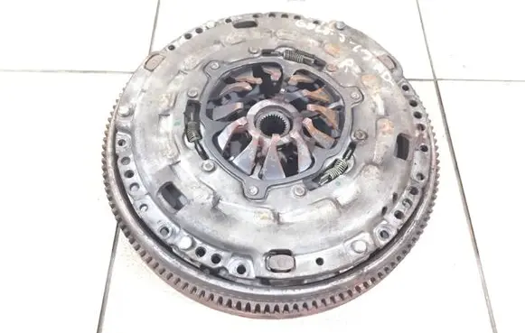 Volkswagen Golf V Clutch set kit 323064110