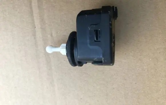 Volkswagen Polo III 6N 6N2 6NF Headlight level adjustment motor 6N21J0941295C