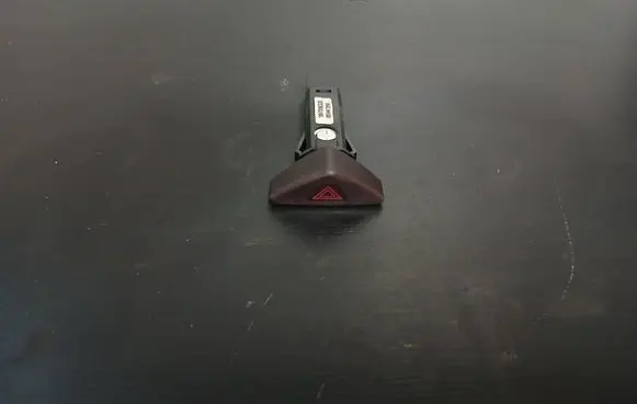 Volvo S60 Hazard light switch 30739320