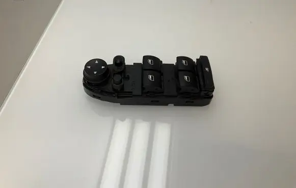 BMW 5 E60 E61 Electric window control switch 9122111