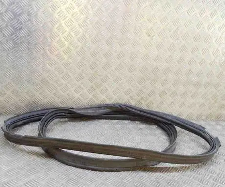 BMW 2 F45 Trunk rubber seal (body) 7440480