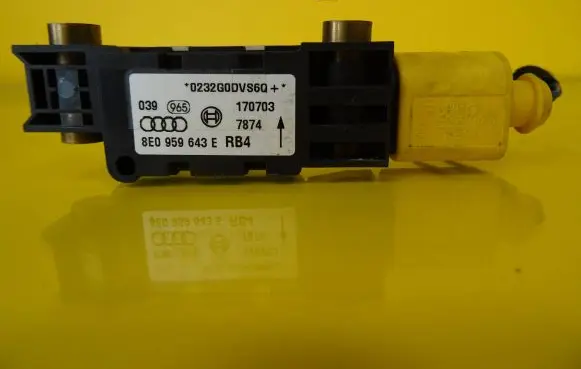 Audi A4 S4 B6 8E 8H Airbag deployment crash/impact sensor 8E0959643E
