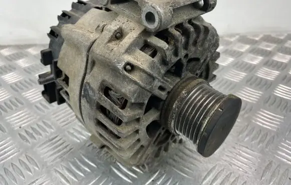 Mercedes-Benz GLK (X204) Generator/alternator A0009063722 412031043 2614201A