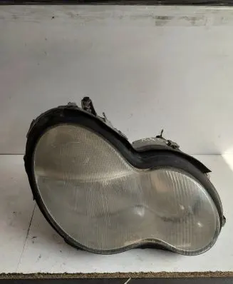 Mercedes-Benz C W203 Headlight/headlamp A2038200261 0301166202 525880