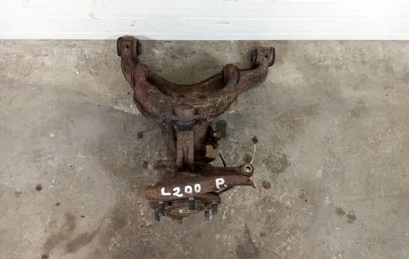 Mitsubishi L200 Front wheel hub spindle knuckle L200ZWROTNMIT