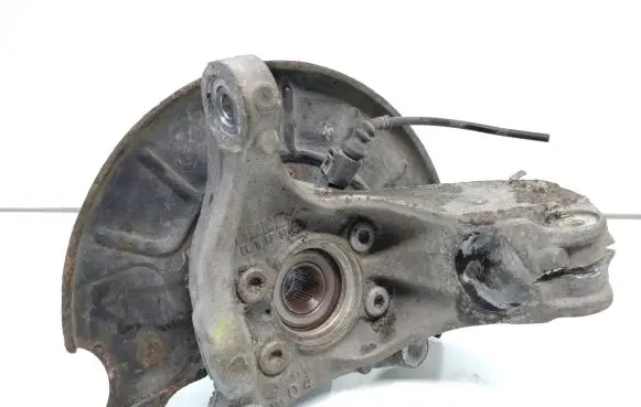 Volkswagen PASSAT B7 Front wheel hub spindle knuckle