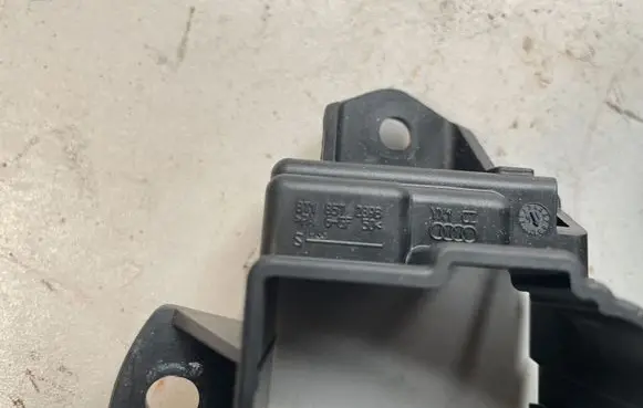 Audi A5 8T 8F Ignition lock 8K0909131D