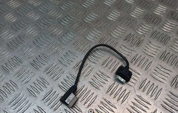 Audi Q5 SQ5 8R iPod connector socket 4F0051051AG 4F0051051
