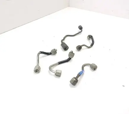 Fuel injector supply line/pipe