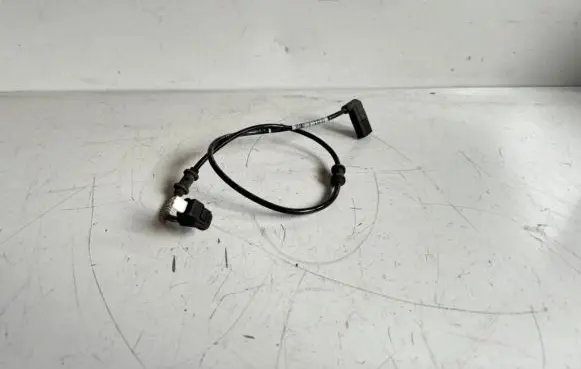 Mercedes-Benz E W213 Brake pads wear sensor A2135403905 MD004001