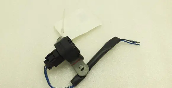 Mitsubishi L200 Sensor MN102454 ADG29001