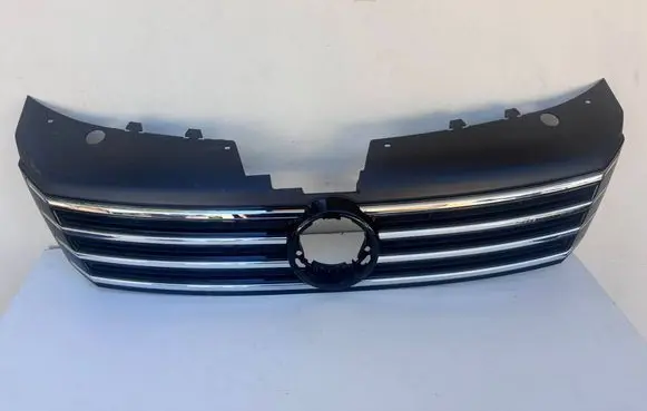 Volkswagen PASSAT B7 Front bumper upper radiator grill 3AA853651