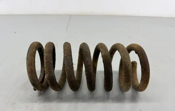 Mitsubishi L300 Front coil spring 