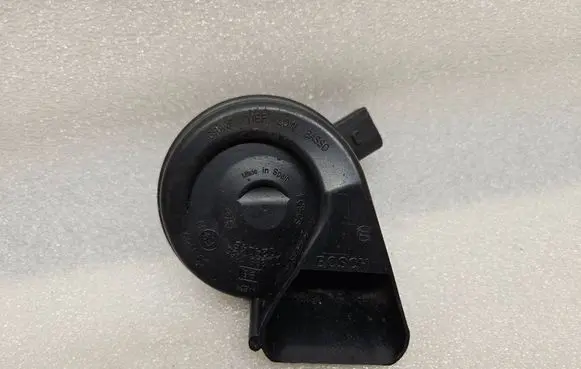Audi A6 S6 C6 4F Horn signal 4F0951221A