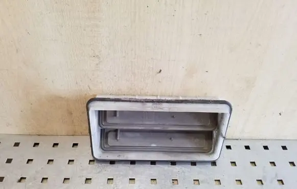 Opel Zafira B Quarter panel pressure vent 24430219