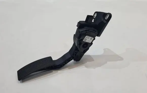 Jeep Grand Cherokee Accelerator throttle pedal 68021971AD