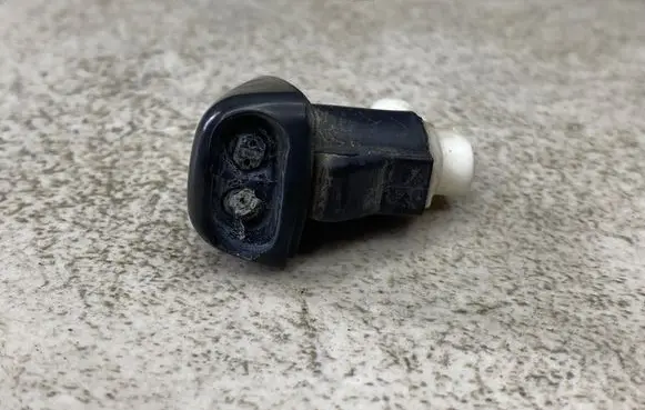 Toyota Prius (XW20) Windshield washer spray nozzle 