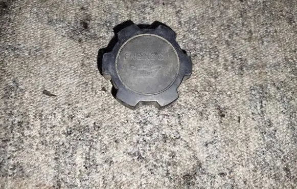 Toyota Corolla E110 Oil filler cap 