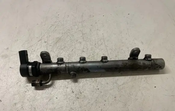 Mercedes-Benz ML W164 Fuel main line pipe A6420700495 A6110780449