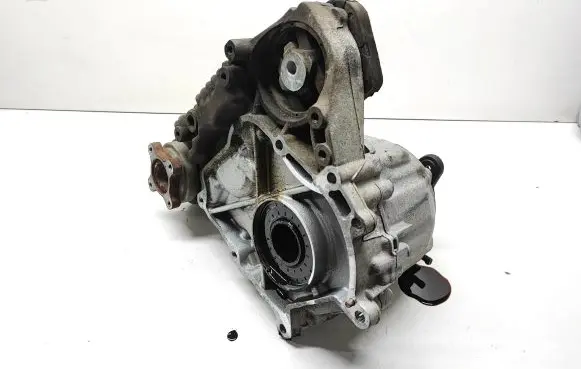 Gearbox transfer box case