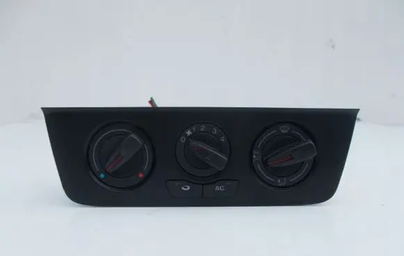 Seat Ibiza IV (6J,6P) Climate control unit 6J0820045