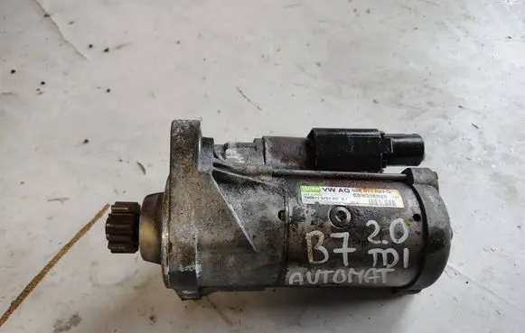 Volkswagen PASSAT B7 Starter motor 02E911023Q