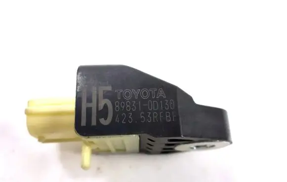 Toyota Yaris Airbag deployment crash/impact sensor 898310D130 E509E310754U176