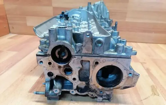 Renault Espace V (RFC) Engine head 110422959R 130C05277R