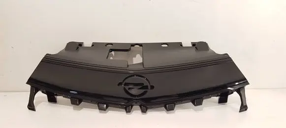 Opel Mokka B Front bumper upper radiator grill 9835215080