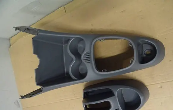 Peugeot 107 Center console 589110H010