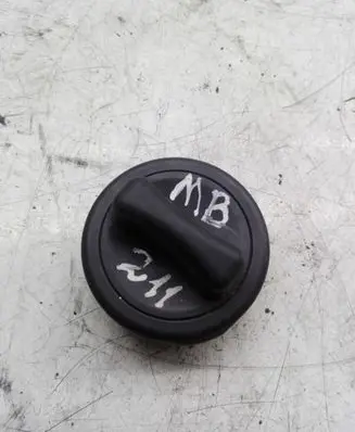 Mercedes-Benz E W211 Fuel tank filler cap A2204700705