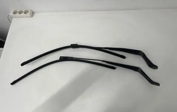 Seat Alhambra (Mk1) Front wiper blade arm