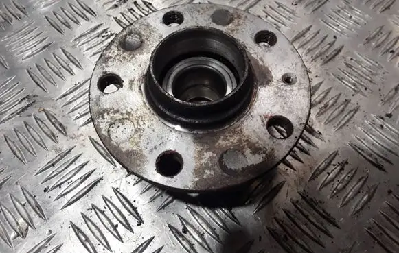 Seat Leon (1P) Rear wheel hub