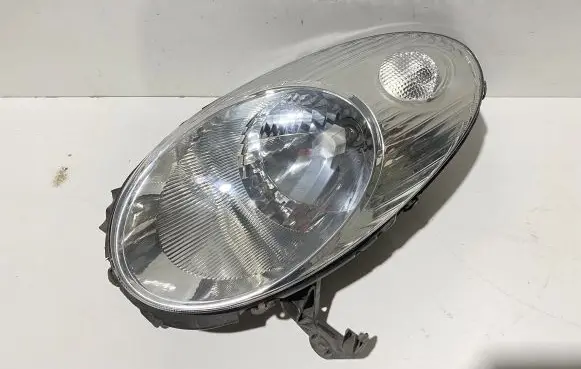 Nissan Micra Headlight/headlamp 26060BC500