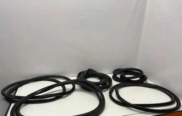 Volvo XC60 Rubber seal front door (on door) 