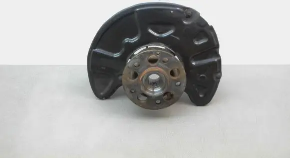 Mercedes-Benz GLK (X204) Front wheel hub A2044211220