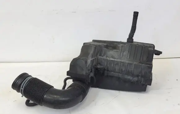Volkswagen Golf VI Air filter box cover 