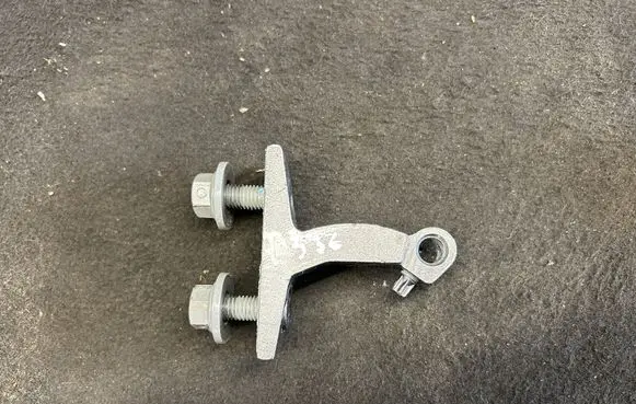 Volkswagen PASSAT B7 Rear door lower hinge A045574