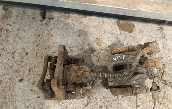 Opel Vivaro Rear brake caliper