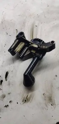 Volkswagen PASSAT B6 Oil pump 