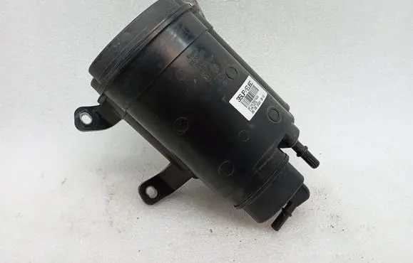 BMW M8 F93 Gran Coupe Active carbon filter fuel vapour canister 747567403