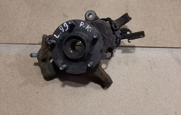 Toyota Avensis T270 Front wheel hub