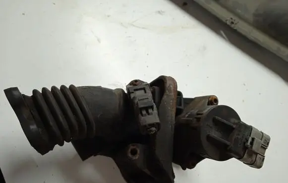 Ford Focus Throttle valve 9643836980
