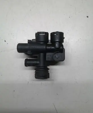 Mercedes-Benz CLS C219 Coolant heater control valve A2118320684