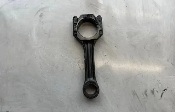 Volkswagen Golf IV Connecting rod/conrod 