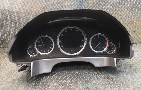 Mercedes-Benz E C207 W207 Speedometer (instrument cluster) 2129005203