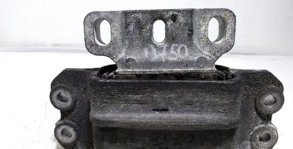 Skoda Octavia Mk2 (1Z) Engine mount bracket 1K0199555
