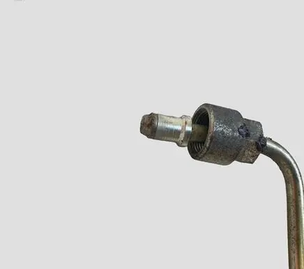 Volvo S60 Fuel line pipe