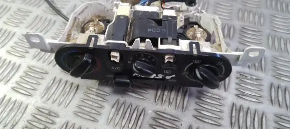Mazda 323 F Climate control unit